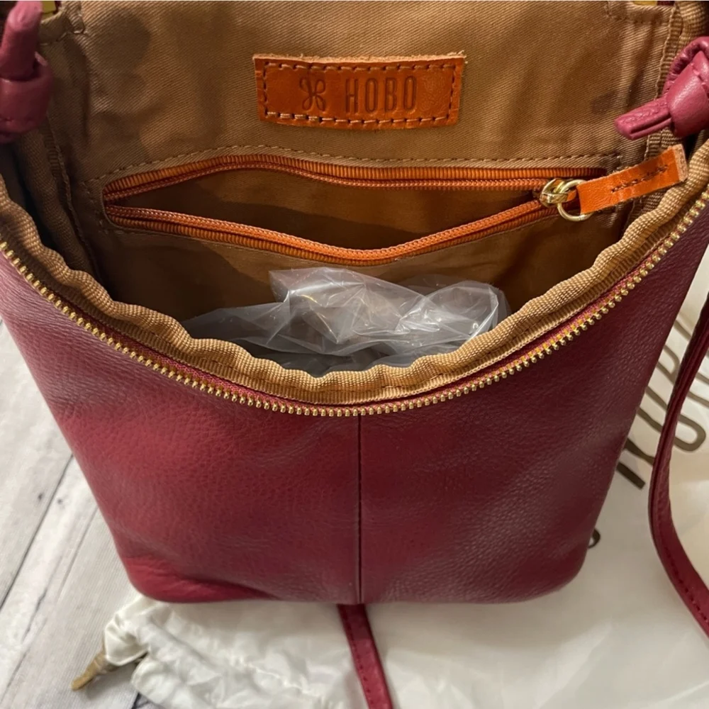 **Pics Updated!*🎉HP 6/19🎉🎉 HOBO Fern Crossbody Bag - Picture 11 of 16